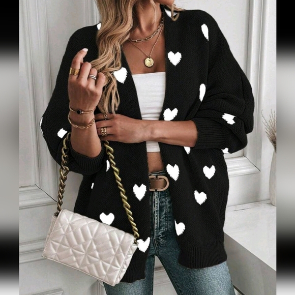 V-Neck Heart All-Over Print Knit Cardigan For Women - Picture 1 of 5